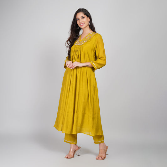 Stunning Yellow Ethnic Kurta Set with Banarasi Dupatta - Festive Look